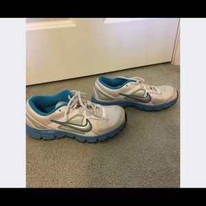 Nike Tennis shoes in good condition!!:)